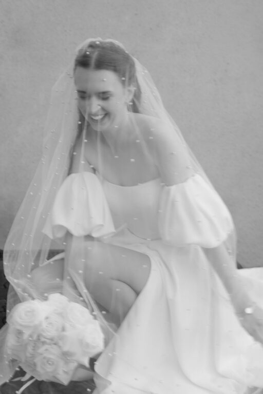 braut hocke schleier blurry sw