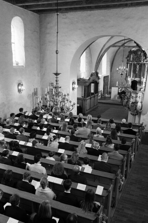 kirche trauung vogelperspektive sw