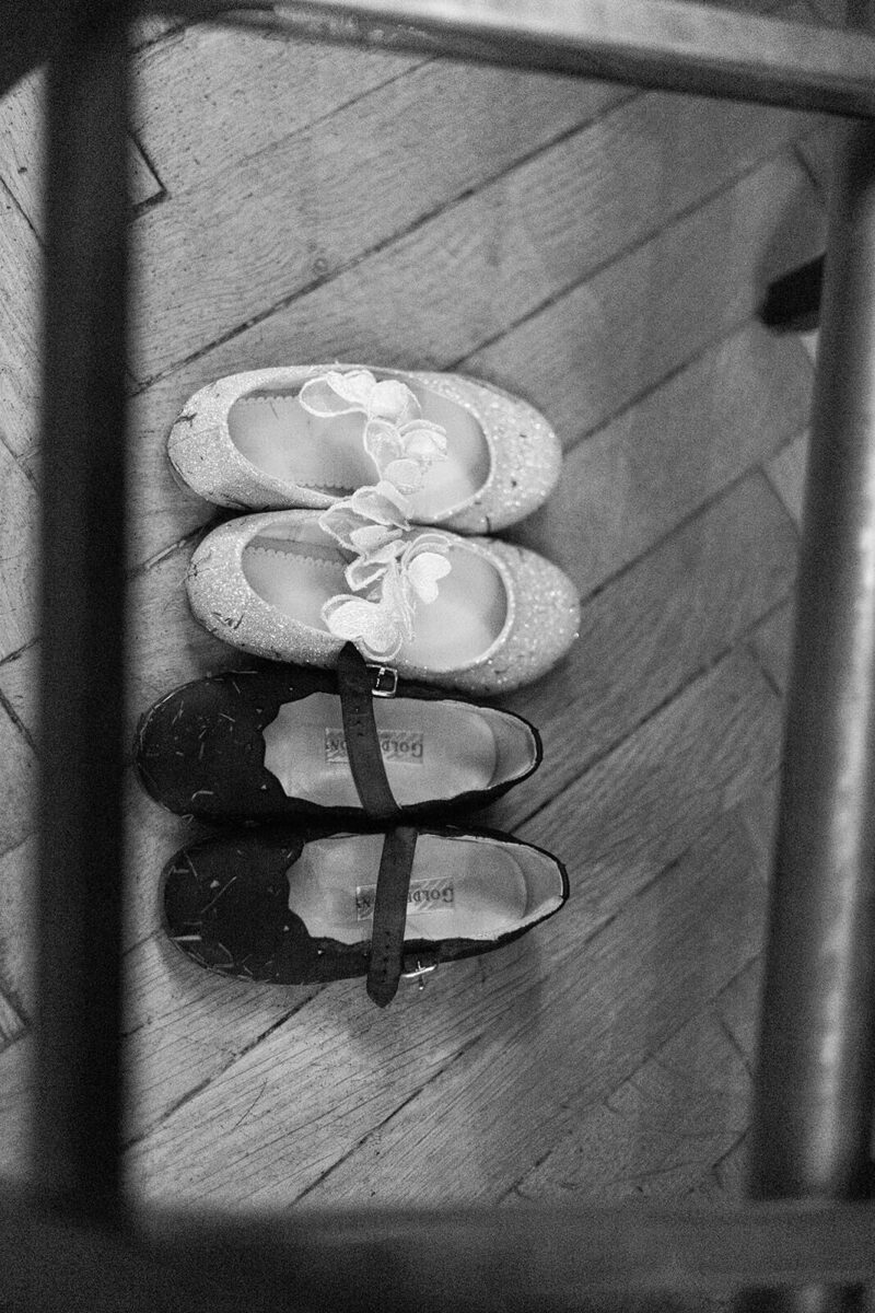 kinderschuhe nebeneinandr sw 1 1